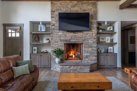 Tiny photo for 61465 White Peaks Court, Bend, OR 97702 (MLS # 220221777)