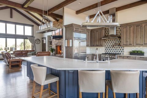 Tiny photo for 61465 White Peaks Court, Bend, OR 97702 (MLS # 220221777)