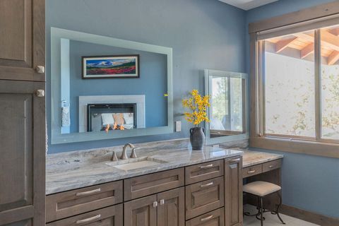 Tiny photo for 61465 White Peaks Court, Bend, OR 97702 (MLS # 220221777)