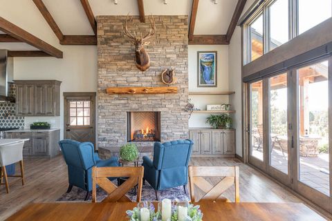 Tiny photo for 61465 White Peaks Court, Bend, OR 97702 (MLS # 220221777)