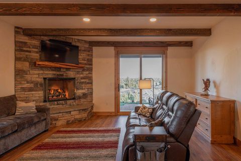 Tiny photo for 61465 White Peaks Court, Bend, OR 97702 (MLS # 220221777)