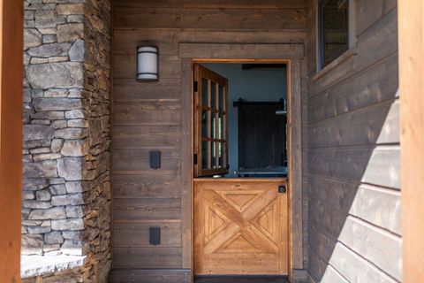 Tiny photo for 61465 White Peaks Court, Bend, OR 97702 (MLS # 220221777)