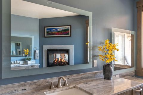 Tiny photo for 61465 White Peaks Court, Bend, OR 97702 (MLS # 220221777)