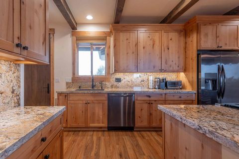 Tiny photo for 61465 White Peaks Court, Bend, OR 97702 (MLS # 220221777)