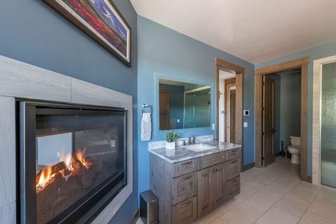 Tiny photo for 61465 White Peaks Court, Bend, OR 97702 (MLS # 220221777)