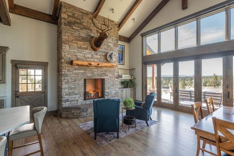 Tiny photo for 61465 White Peaks Court, Bend, OR 97702 (MLS # 220221777)