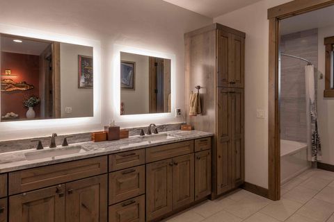 Tiny photo for 61465 White Peaks Court, Bend, OR 97702 (MLS # 220221777)