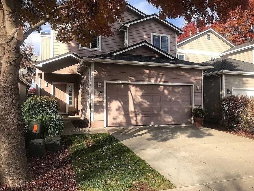 This turn-key, beautifully maintained home is located in a nice neighborhood of homes conveniently situated between Central Point and Medford. Main level features high ceilings and an open concept living area. Large kitchen includes stainless steel appliances, walk-in pantry, and an abundance of cabinets. Dining area opens to the patio for barbecues/outdoor dining. There is also convenient downstairs half bath. Upper level boasts a private primary bedroom with vaulted ceiling, en-suite bath includes double vanity/skylight/walk in closet, additional two bedrooms, additional full bath, and separate laundry room. Two car finished garage, automatic sprinklers/drip, weekly landscape maintenance provided by HOA, and walking distance to Don Jones Memorial Park. The Central Point East development offers a quiet neighborhood feel, but convenient to the freeway and shopping. Thermostat control is connected to Wi-Fi.