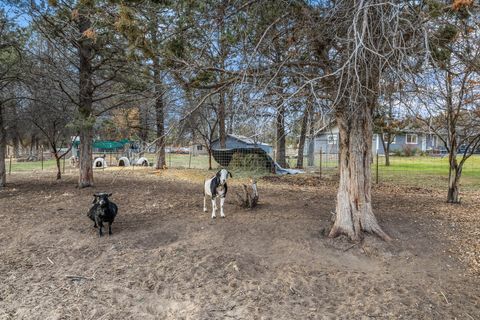 Tiny photo for 12712 SE Davis Loop, Prineville, OR 97754 (MLS # 220211908)