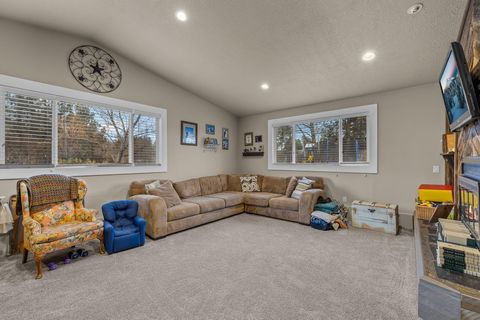 Tiny photo for 12712 SE Davis Loop, Prineville, OR 97754 (MLS # 220211908)