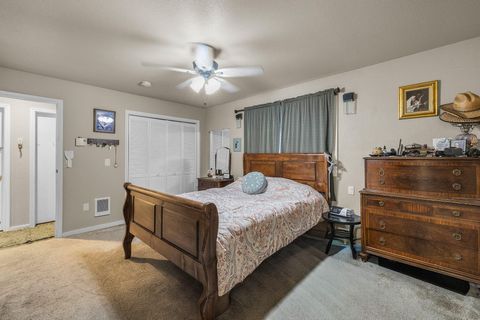 Tiny photo for 12712 SE Davis Loop, Prineville, OR 97754 (MLS # 220211908)