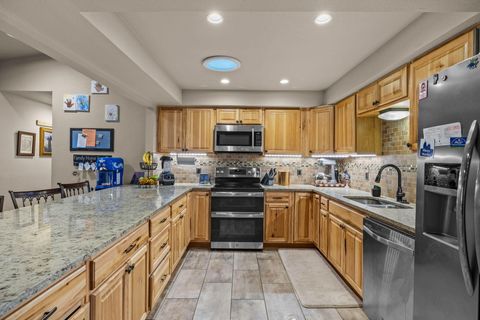 Tiny photo for 12712 SE Davis Loop, Prineville, OR 97754 (MLS # 220211908)