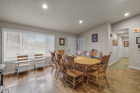 Tiny photo for 12712 SE Davis Loop, Prineville, OR 97754 (MLS # 220211908)