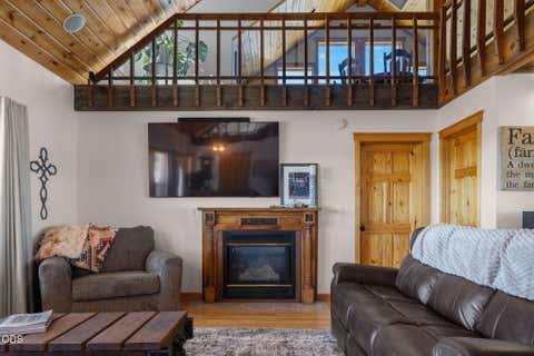 Tiny photo for 24605 Dodds Road, Bend, OR 97701 (MLS # 220223443)