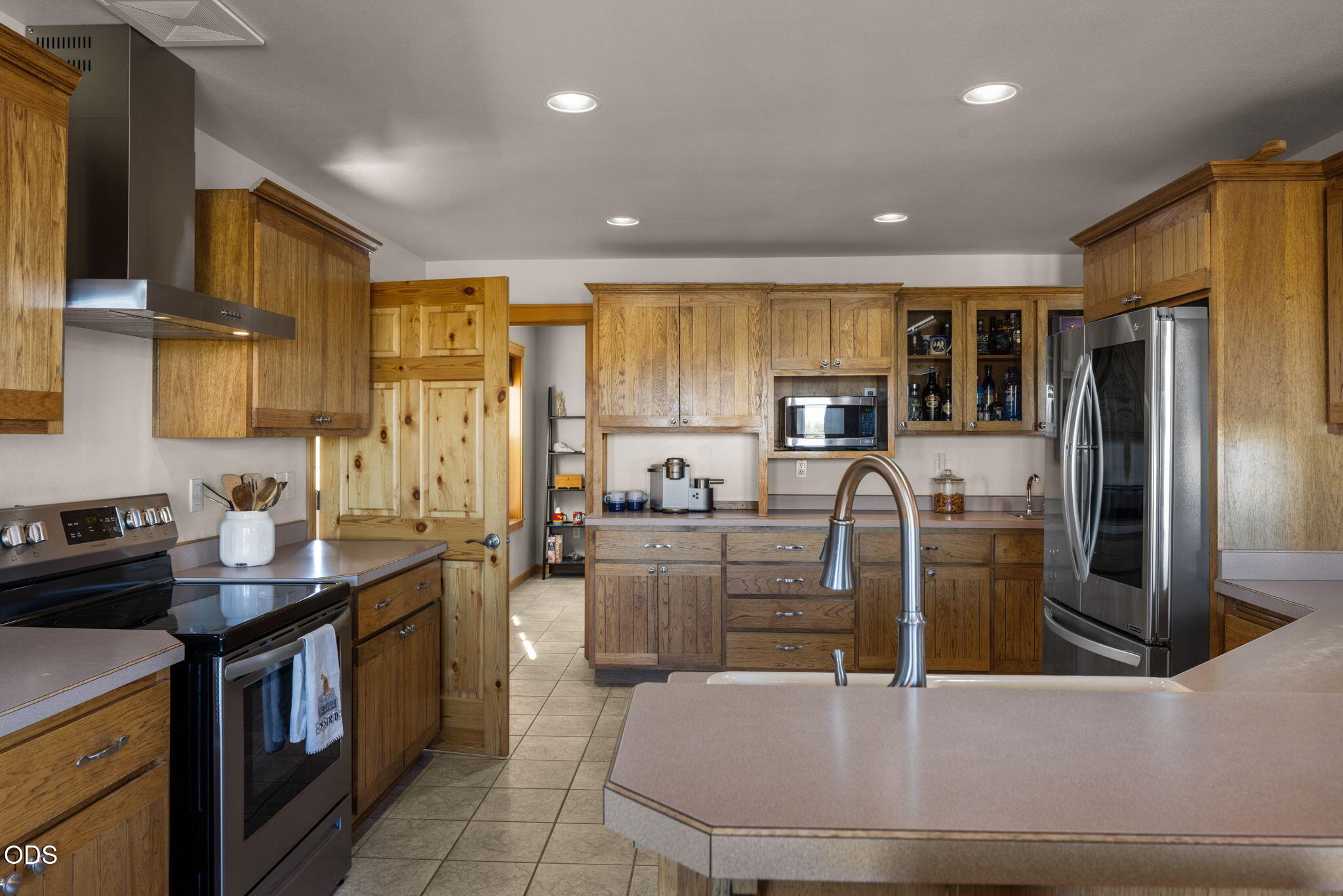 24605 Dodds Rd, Bend, OR, 97701, USA, 4 Bedrooms Bedrooms, ,4 BathroomsBathrooms,Residential,Active,24605 Dodds Rd,220223443
