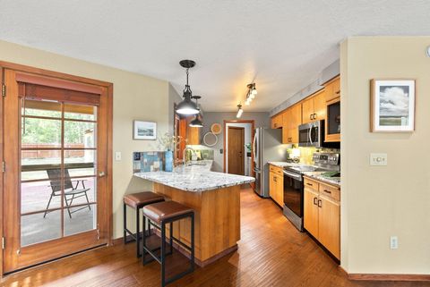 Tiny photo for 69271 Whippletree, Sisters, OR 97759 (MLS # 220215074)
