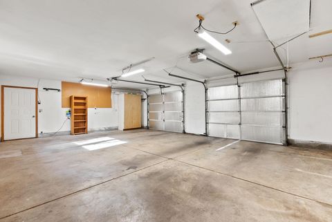 Tiny photo for 69271 Whippletree, Sisters, OR 97759 (MLS # 220215074)