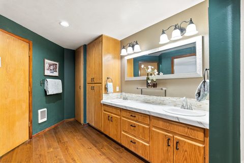 Tiny photo for 69271 Whippletree, Sisters, OR 97759 (MLS # 220215074)