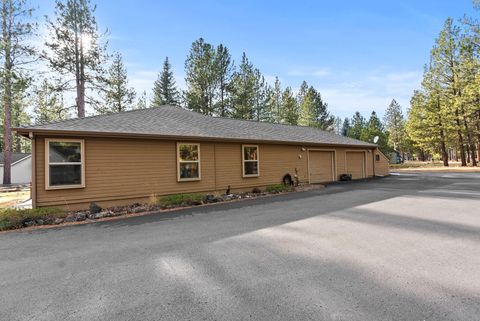 Tiny photo for 69271 Whippletree, Sisters, OR 97759 (MLS # 220215074)