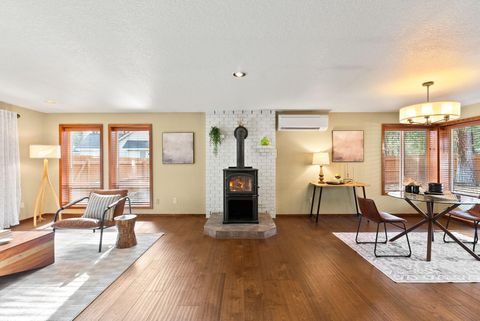 Tiny photo for 69271 Whippletree, Sisters, OR 97759 (MLS # 220215074)