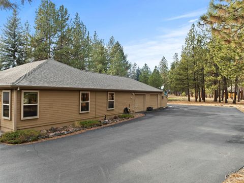 Tiny photo for 69271 Whippletree, Sisters, OR 97759 (MLS # 220215074)