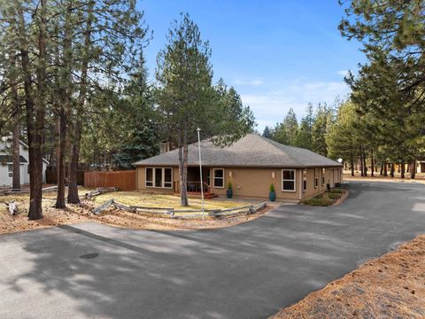 Tiny photo for 69271 Whippletree, Sisters, OR 97759 (MLS # 220215074)