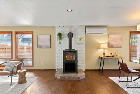 Tiny photo for 69271 Whippletree, Sisters, OR 97759 (MLS # 220215074)