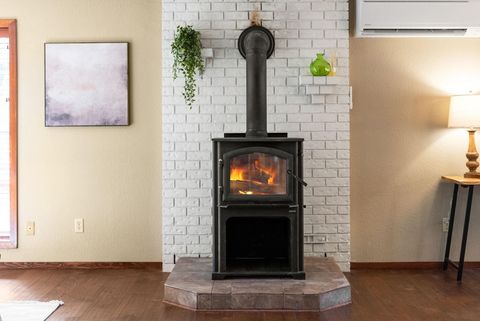 Tiny photo for 69271 Whippletree, Sisters, OR 97759 (MLS # 220215074)