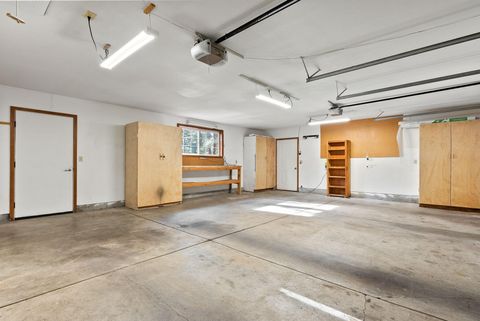 Tiny photo for 69271 Whippletree, Sisters, OR 97759 (MLS # 220215074)