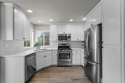 Tiny photo for 60999 Grand Targhee Drive, Bend, OR 97702 (MLS # 220221335)