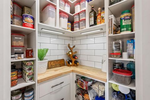 Tiny photo for 51780 Mountain Pine Street, La Pine, OR 97739 (MLS # 220215447)