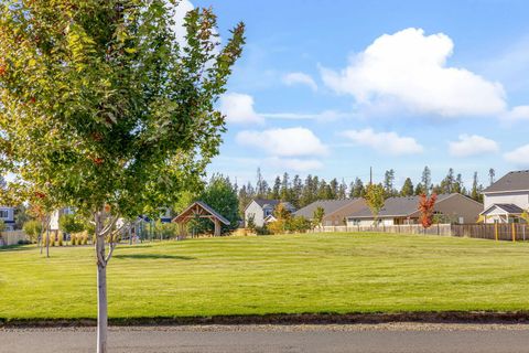 Tiny photo for 51780 Mountain Pine Street, La Pine, OR 97739 (MLS # 220215447)