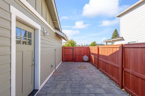 Tiny photo for 51780 Mountain Pine Street, La Pine, OR 97739 (MLS # 220215447)