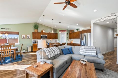 Tiny photo for 51780 Mountain Pine Street, La Pine, OR 97739 (MLS # 220215447)