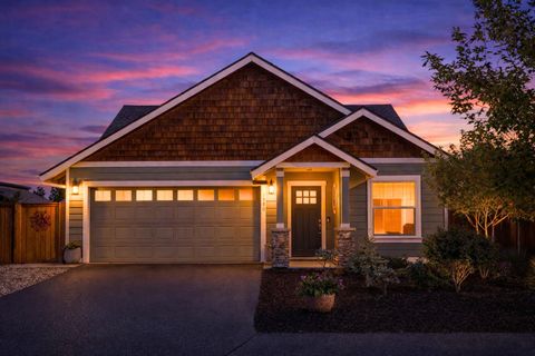 Photo of 51780 Mountain Pine Street, La Pine, OR 97739 (MLS # 220215447)