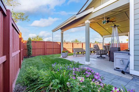 Tiny photo for 51780 Mountain Pine Street, La Pine, OR 97739 (MLS # 220215447)