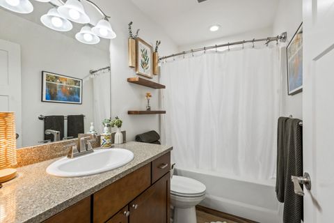 Tiny photo for 51780 Mountain Pine Street, La Pine, OR 97739 (MLS # 220215447)