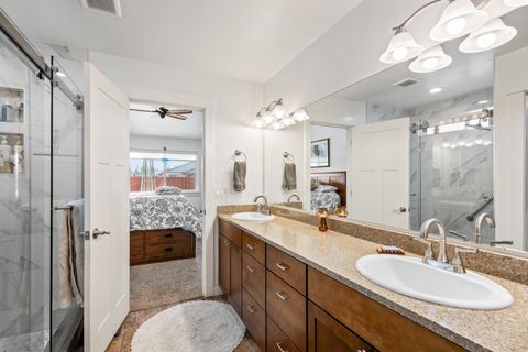 Tiny photo for 51780 Mountain Pine Street, La Pine, OR 97739 (MLS # 220215447)