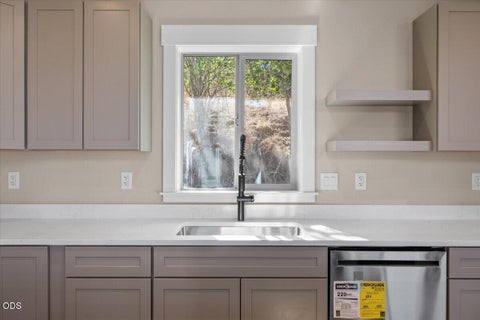 Tiny photo for 1652 N Foothill Road, Medford, OR 97504 (MLS # 220226524)