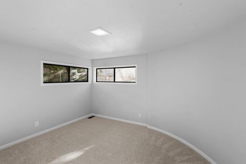 Tiny photo for 5316 Coleman Creek Rd Road, Medford, OR 97501 (MLS # 220213259)