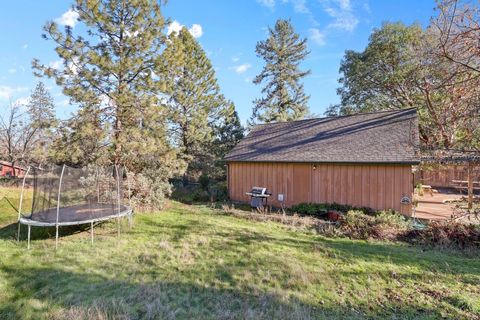 Tiny photo for 5316 Coleman Creek Rd Road, Medford, OR 97501 (MLS # 220213259)