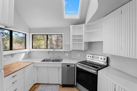 Tiny photo for 5316 Coleman Creek Rd Road, Medford, OR 97501 (MLS # 220213259)