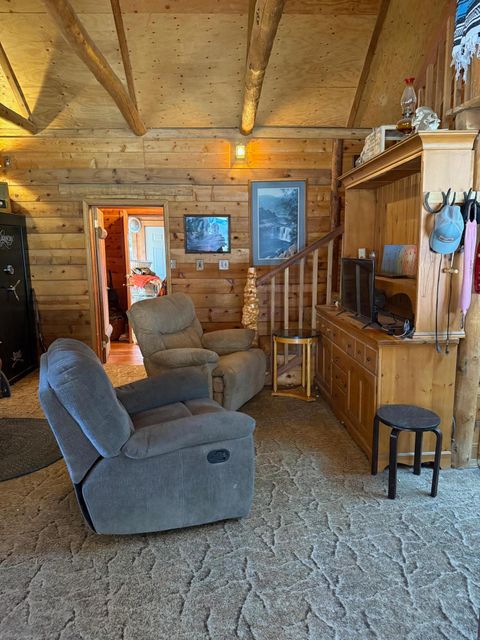 Tiny photo for 9046 Warbler Drive, Bonanza, OR 97623 (MLS # 220212502)