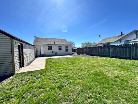 Tiny photo for 2533 Applegate Avenue, Klamath Falls, OR 97601 (MLS # 220217728)