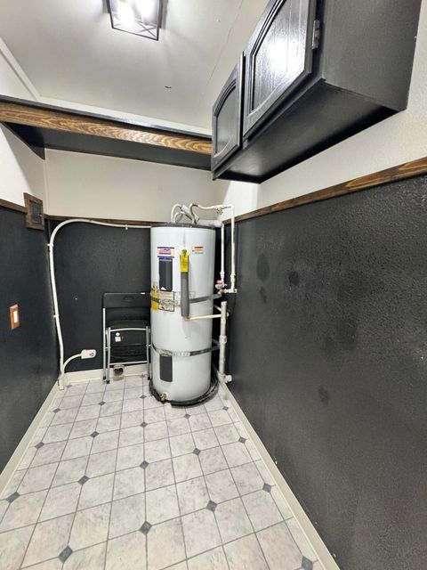 Tiny photo for 2533 Applegate Avenue, Klamath Falls, OR 97601 (MLS # 220217728)