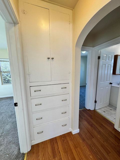 Tiny photo for 2533 Applegate Avenue, Klamath Falls, OR 97601 (MLS # 220217728)