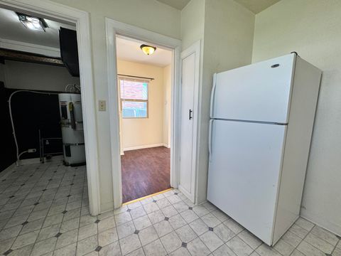 Tiny photo for 2533 Applegate Avenue, Klamath Falls, OR 97601 (MLS # 220217728)