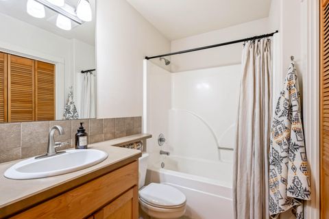 Tiny photo for 353 S Pine Meadow Street #8, Sisters, OR 97759 (MLS # 220214894)