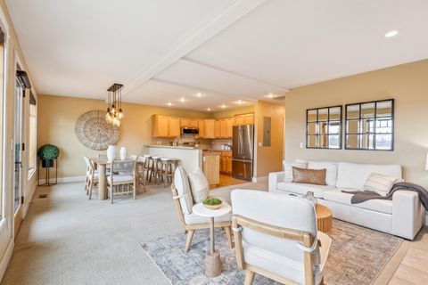 Tiny photo for 353 S Pine Meadow Street #8, Sisters, OR 97759 (MLS # 220214894)