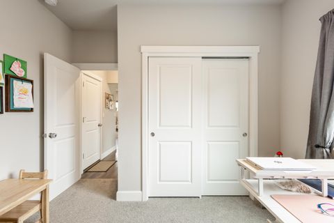 Tiny photo for 3400 NW 11th Court, Redmond, OR 97756 (MLS # 220215574)